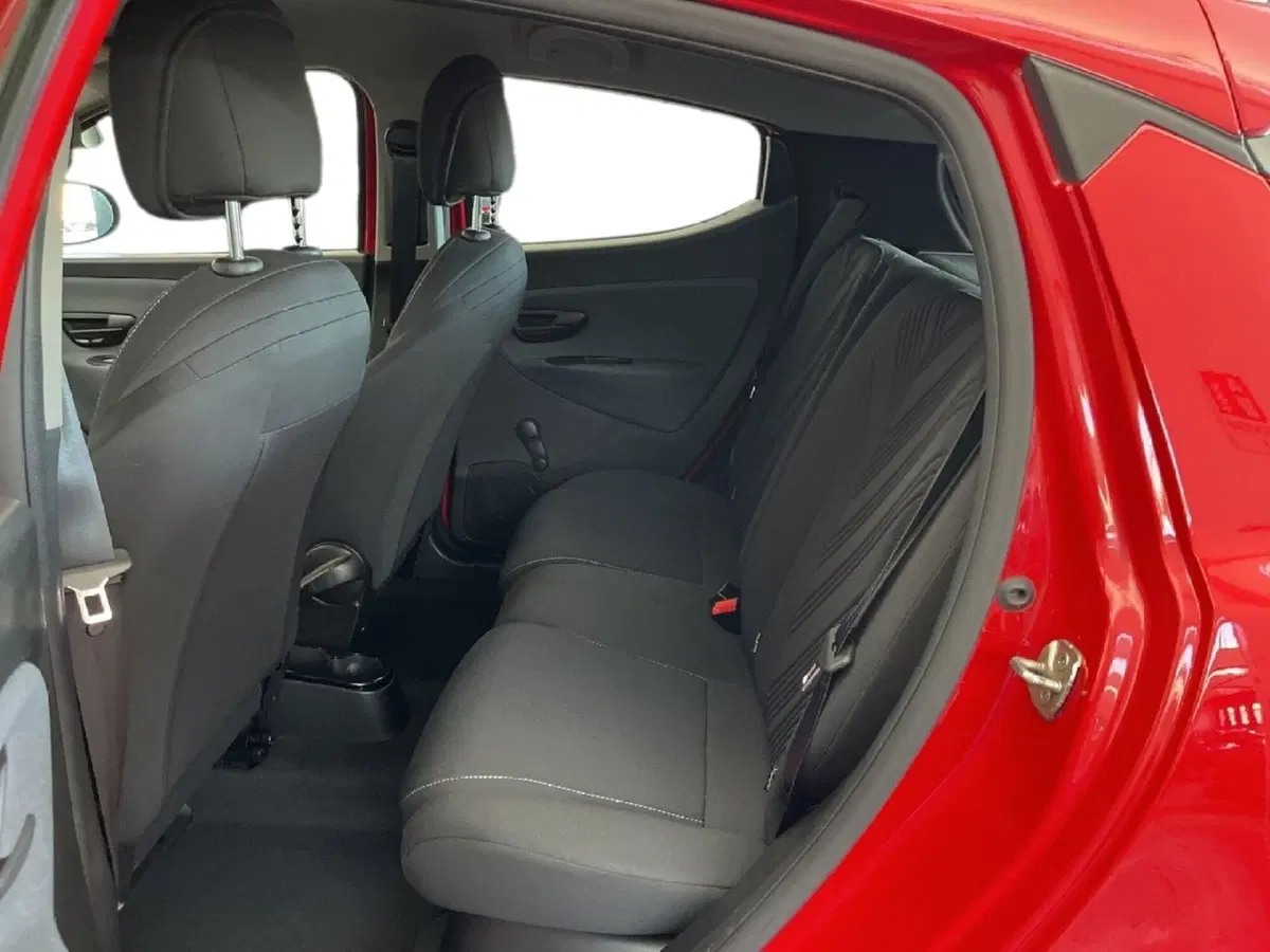 Lancia Ypsilon usata a Torino (8)