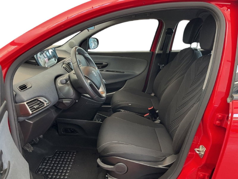 Lancia Ypsilon usata a Torino (9)