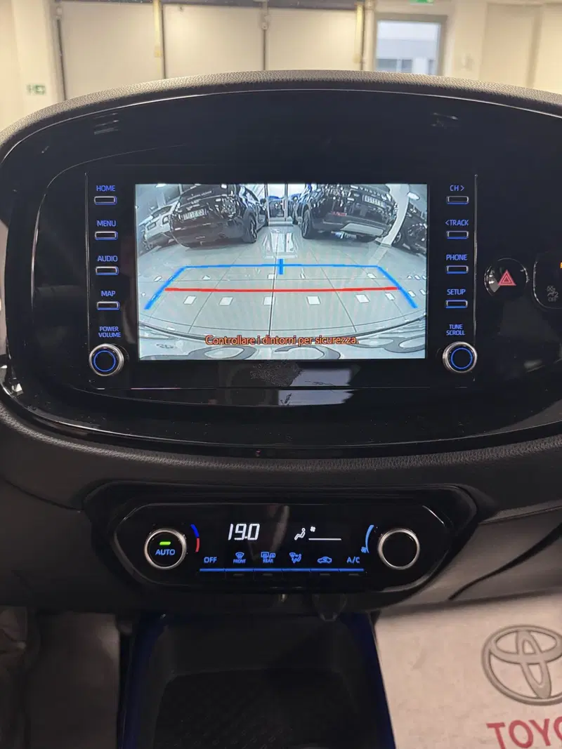 Toyota Aygo X usata a Prato (13)