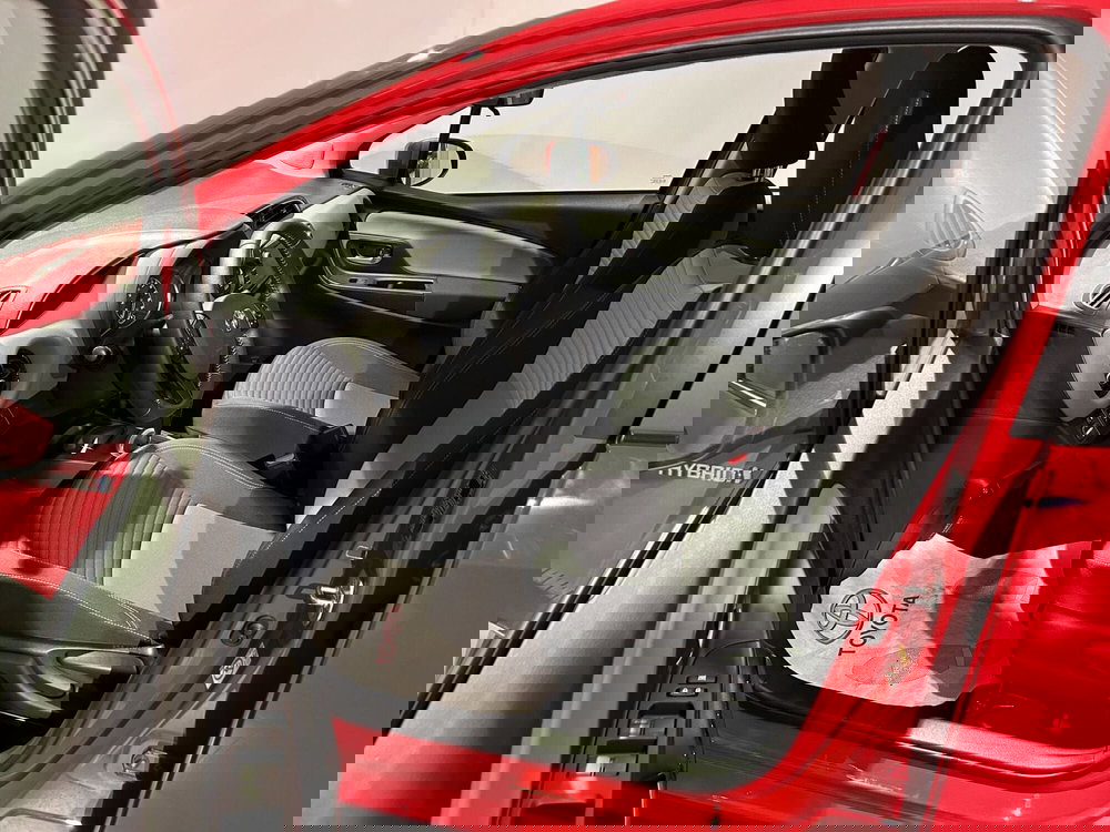 Toyota Yaris usata a Milano (12)