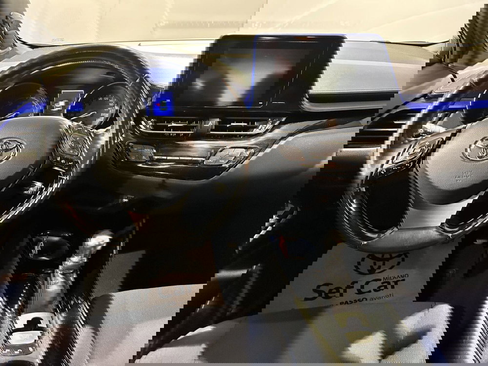 Toyota Toyota C-HR usata a Milano (9)