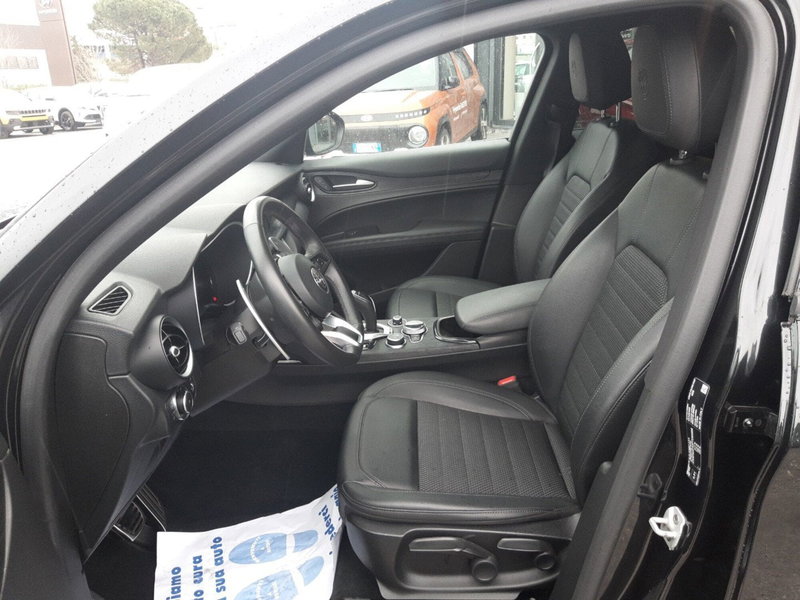 Alfa Romeo Stelvio usata a Campobasso (15)