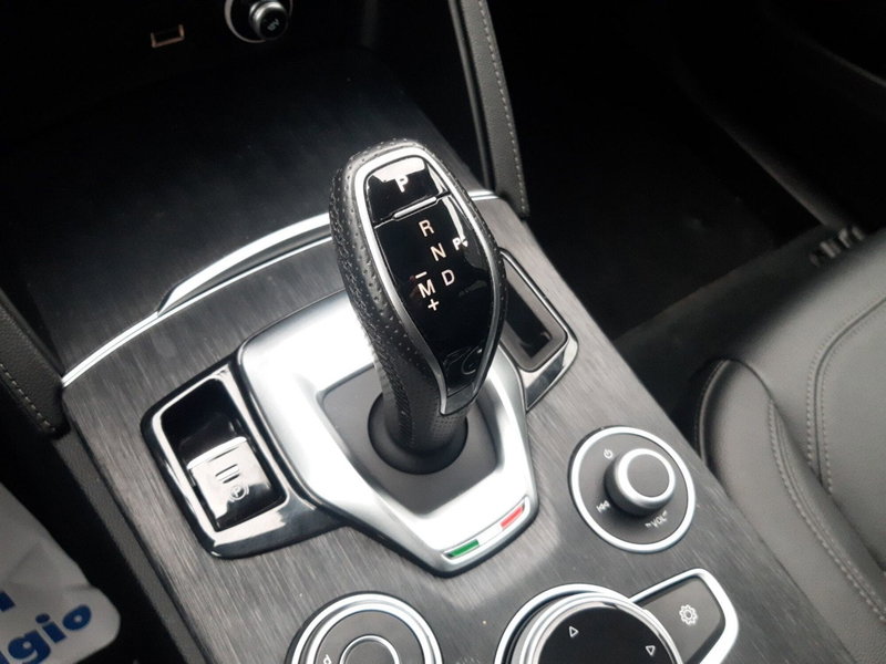 Alfa Romeo Stelvio usata a Campobasso (19)