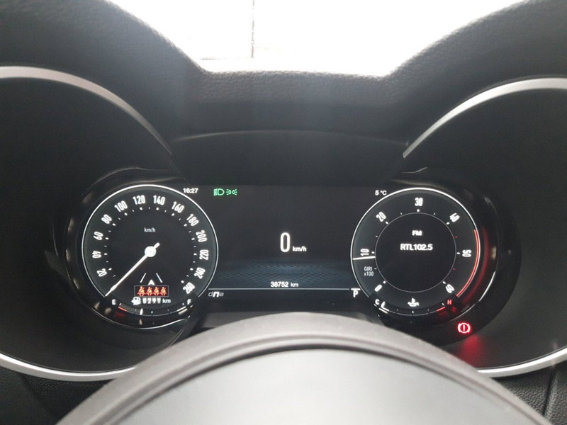 Alfa Romeo Stelvio usata a Campobasso (20)