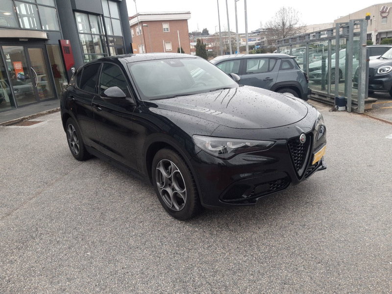 Alfa Romeo Stelvio usata a Campobasso (8)