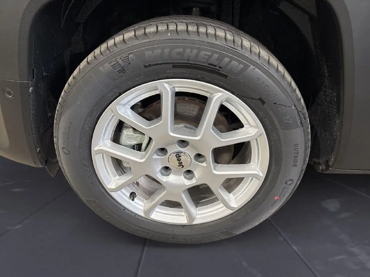 Jeep Avenger nuova a Agrigento (15)