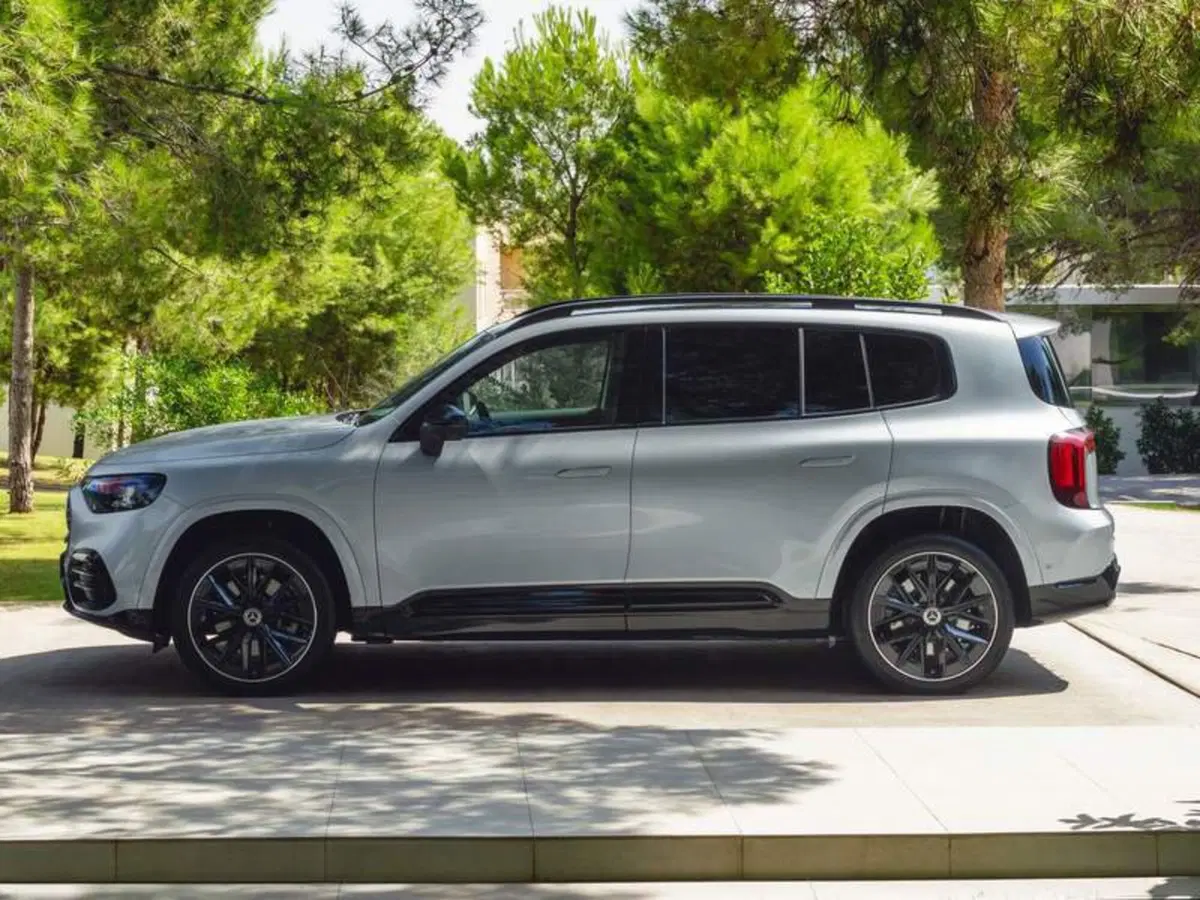 Mercedes-Benz GLB EQ nuova a Siena (2)