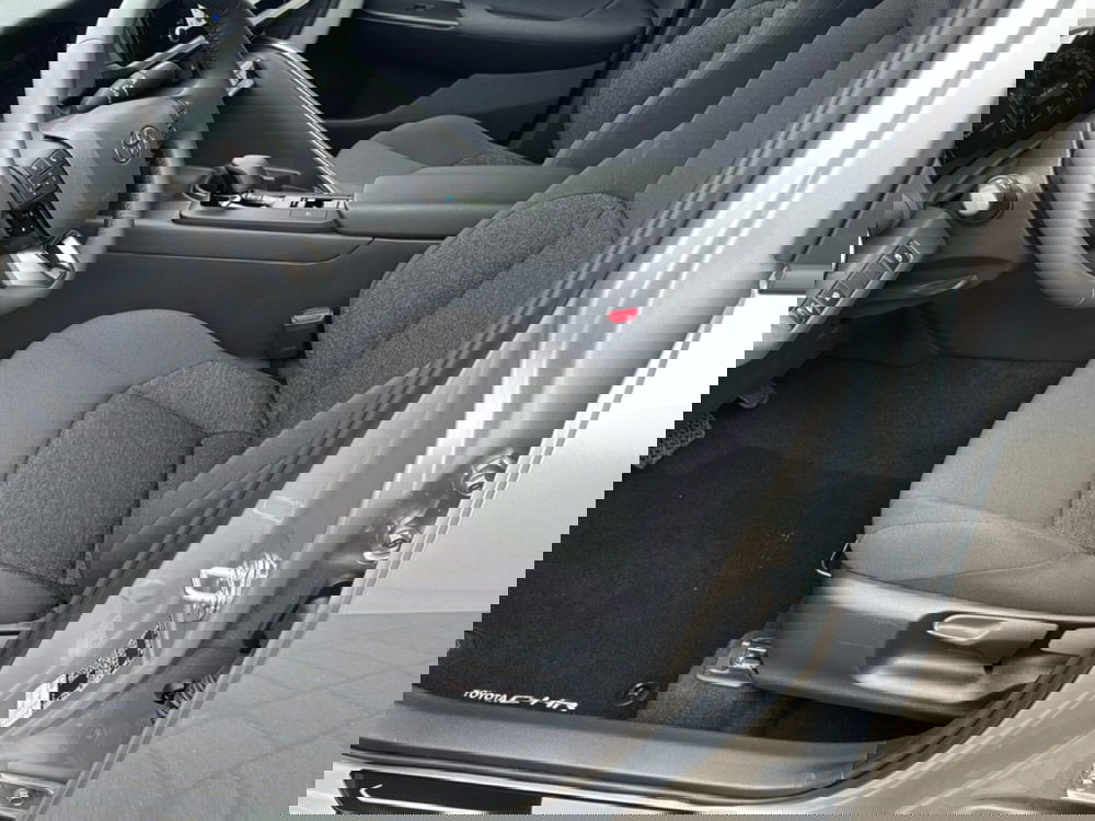 Toyota Toyota C-HR nuova a Ferrara (10)