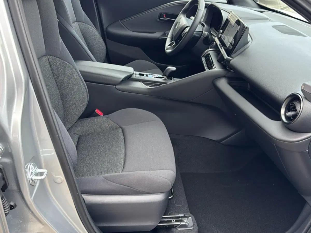 Toyota Toyota C-HR nuova a Ferrara (12)
