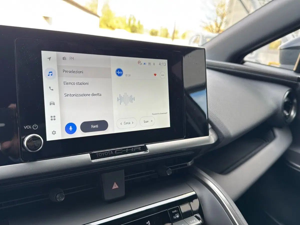 Toyota Toyota C-HR nuova a Ferrara (16)