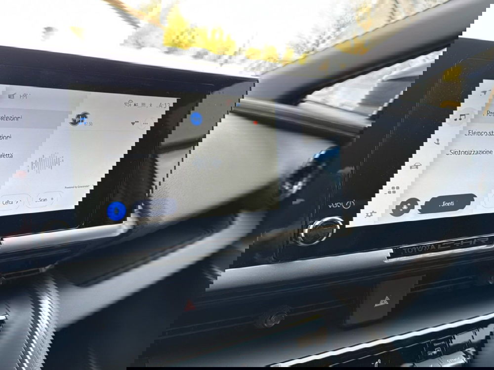 Toyota Toyota C-HR nuova a Ferrara (16)