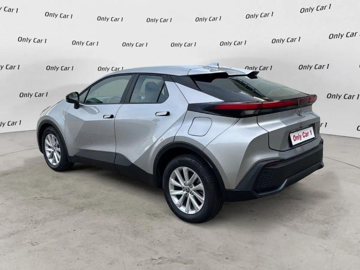 Toyota Toyota C-HR nuova a Ferrara (3)