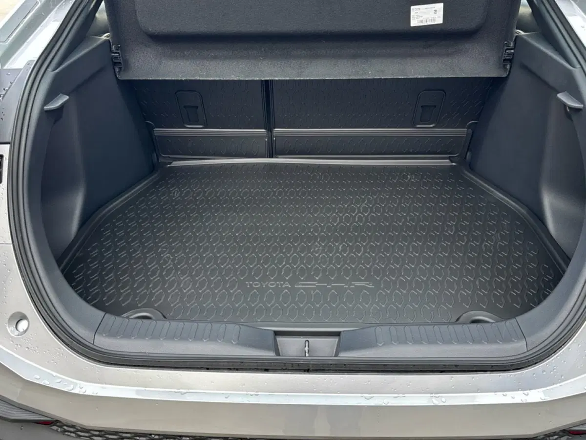 Toyota Toyota C-HR nuova a Ferrara (7)