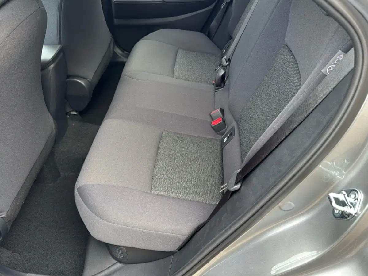 Toyota Toyota C-HR nuova a Ferrara (8)