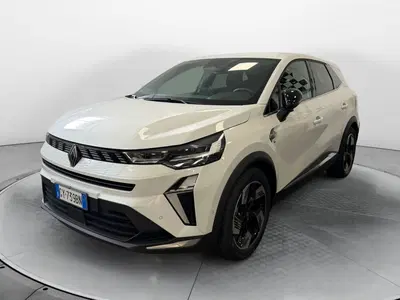 Renault Symbioz 1.6 full hybrid Techno 145cv auto del 2025 usata a Napoli