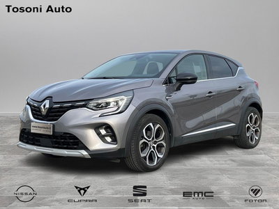 Renault Captur Full Hybrid E-Tech 145 CV Initiale Paris del 2022 usata a Siena