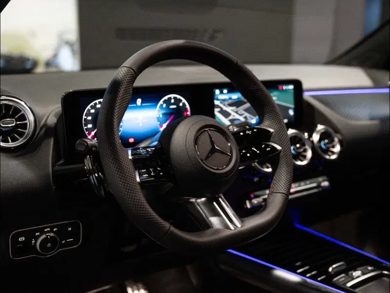 Mercedes-Benz GLA SUV nuova a Macerata (11)