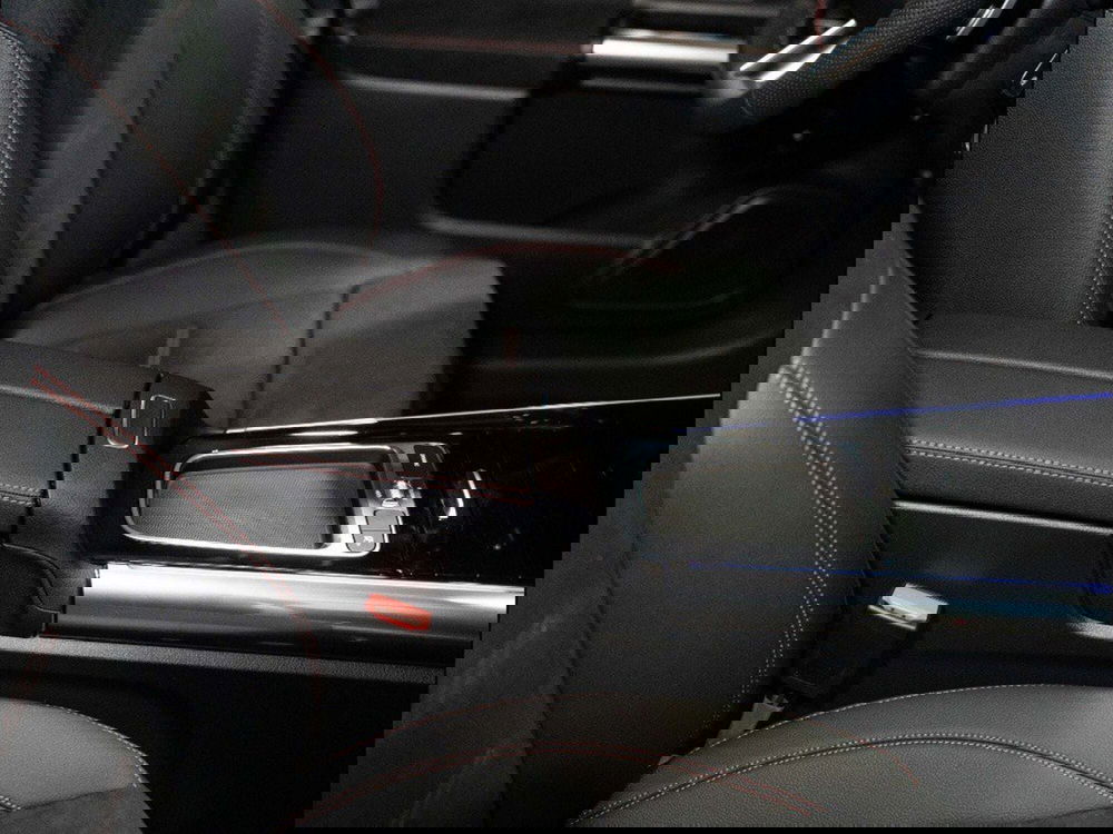 Mercedes-Benz GLA SUV nuova a Macerata (16)