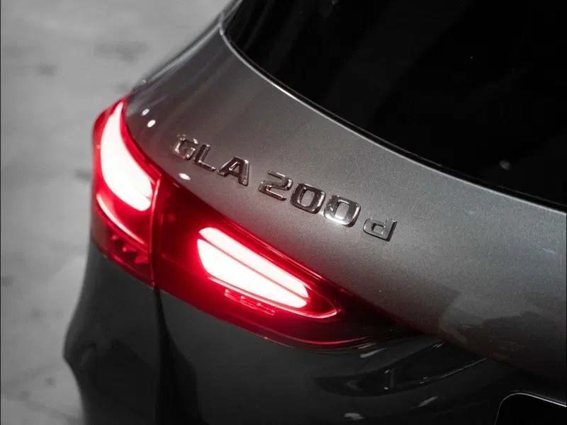 Mercedes-Benz GLA SUV nuova a Macerata (19)