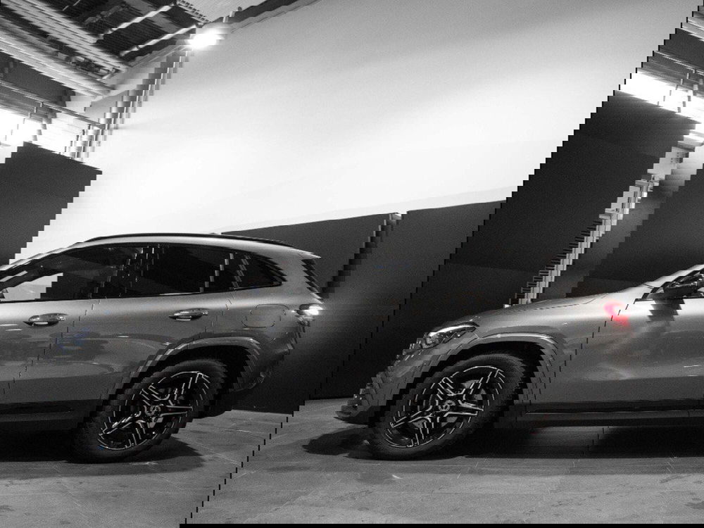 Mercedes-Benz GLA SUV nuova a Macerata (2)