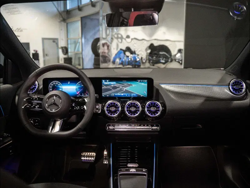 Mercedes-Benz GLA SUV nuova a Macerata (20)