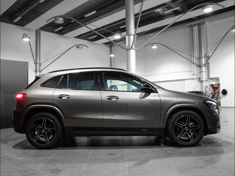 Mercedes-Benz GLA SUV nuova a Macerata (4)