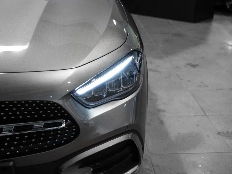 Mercedes-Benz GLA SUV nuova a Macerata (6)