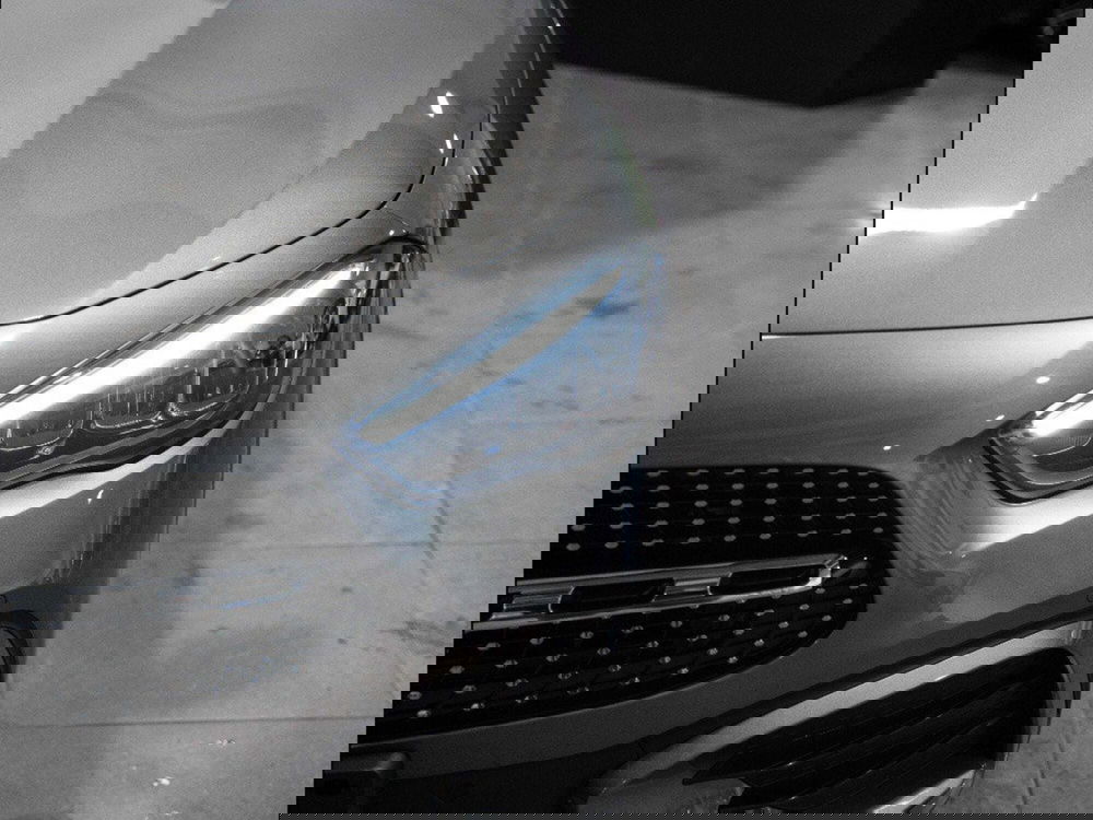 Mercedes-Benz GLA SUV nuova a Macerata (6)