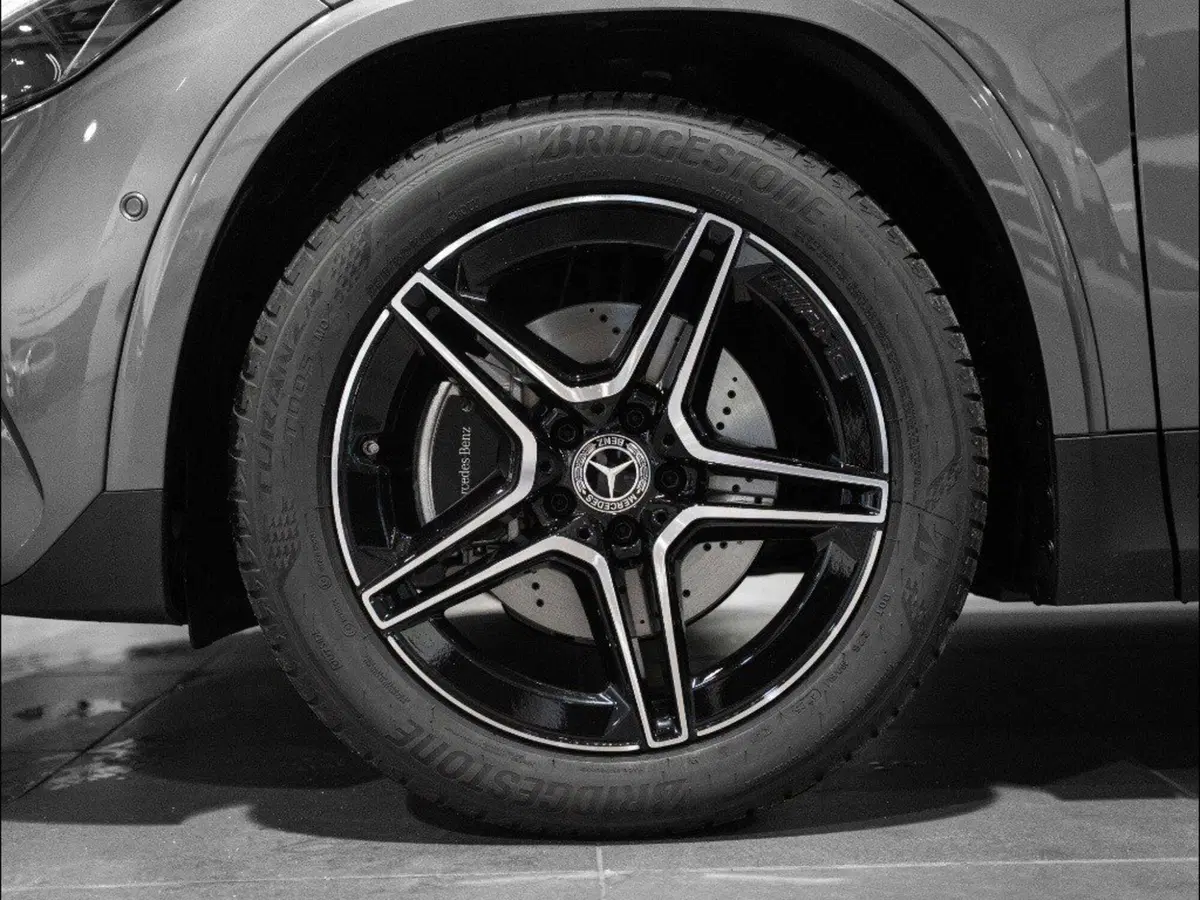 Mercedes-Benz GLA SUV nuova a Macerata (7)
