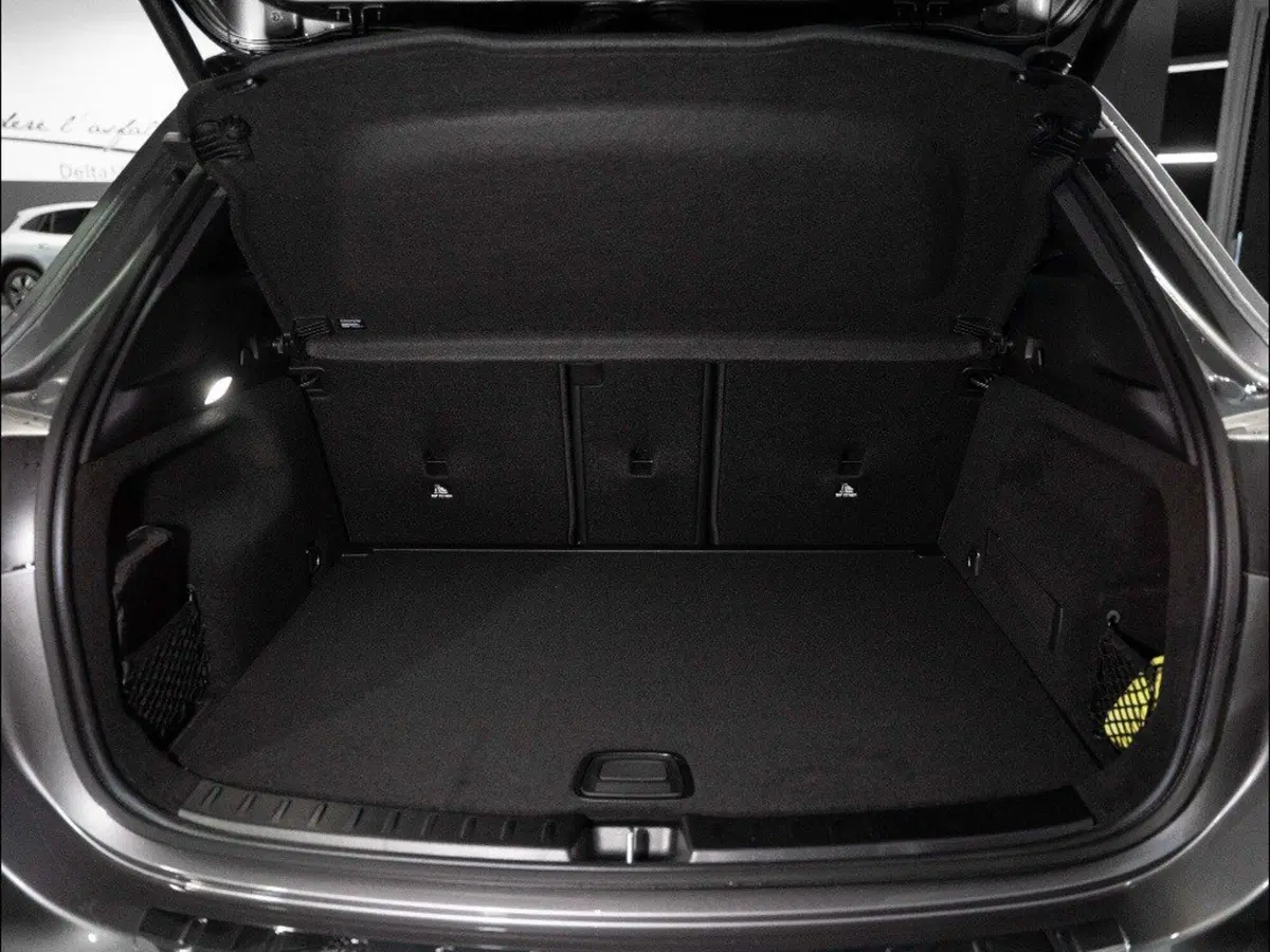Mercedes-Benz GLA SUV nuova a Macerata (8)
