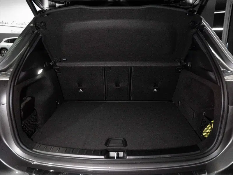 Mercedes-Benz GLA SUV nuova a Macerata (8)