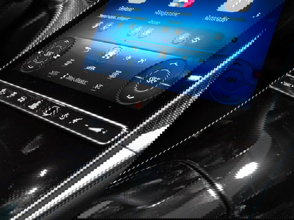 Mercedes-Benz GLC nuova a Ancona (20)