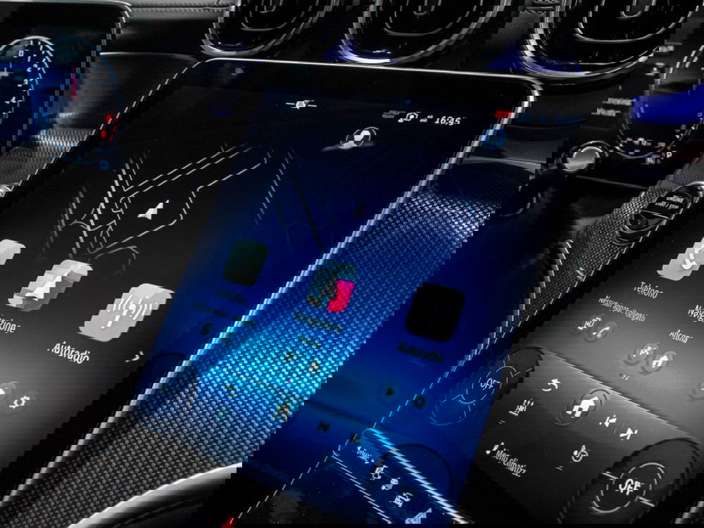 Mercedes-Benz GLC nuova a Ancona (19)