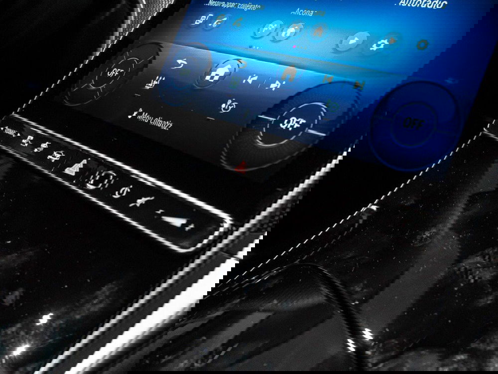 Mercedes-Benz GLC nuova a Ancona (20)