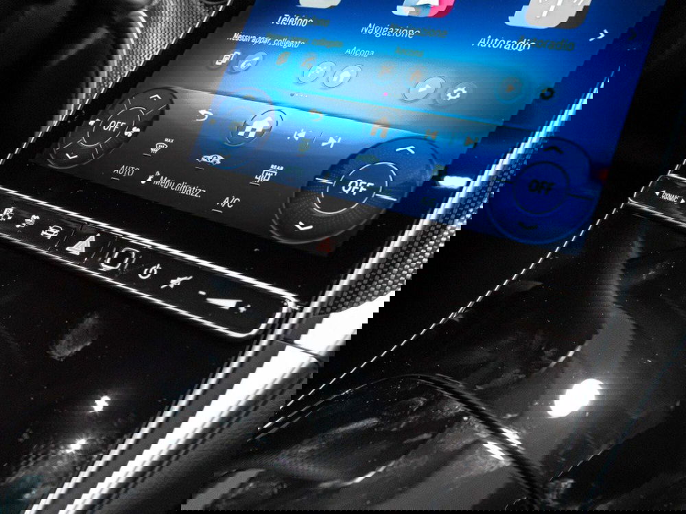 Mercedes-Benz GLC nuova a Ancona (20)