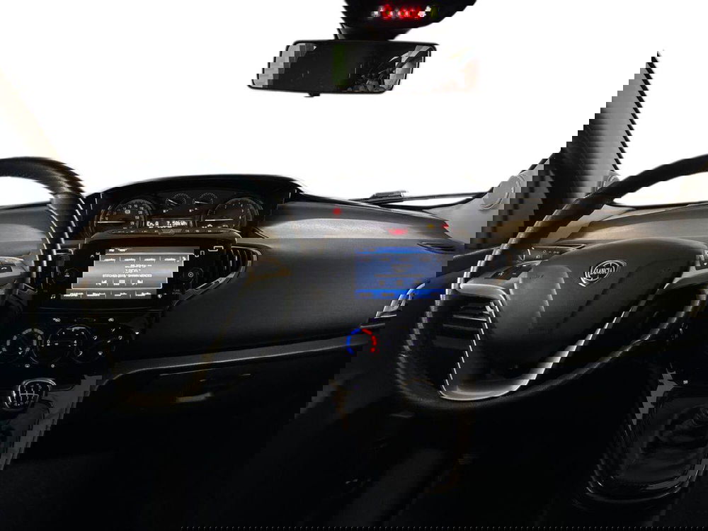 Lancia Ypsilon usata a Torino (13)