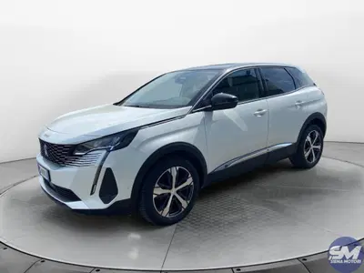 Peugeot 3008 BlueHDi 130 S&amp;S EAT8 Allure Pack del 2022 usata a Siena