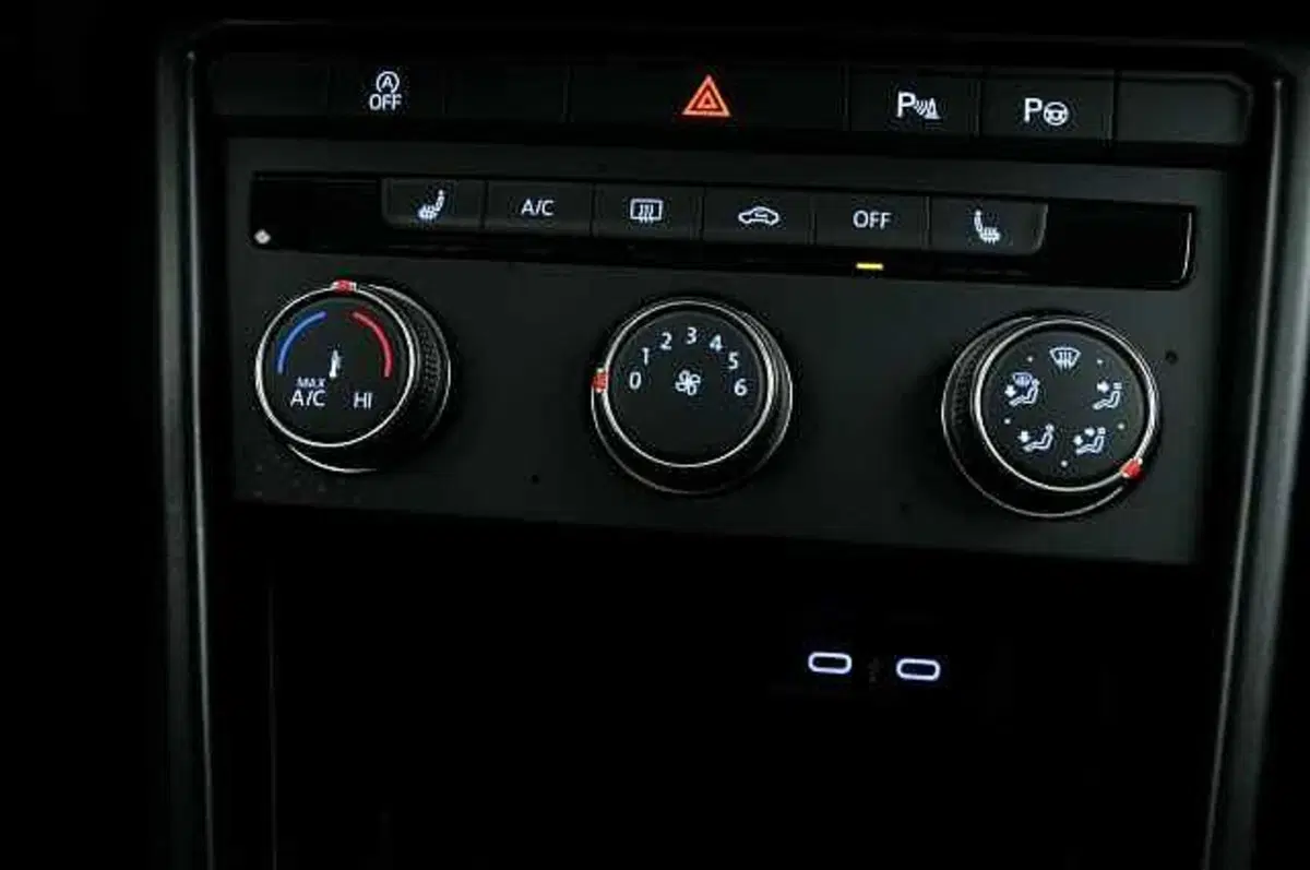 Volkswagen T-Roc usata a Mantova (14)