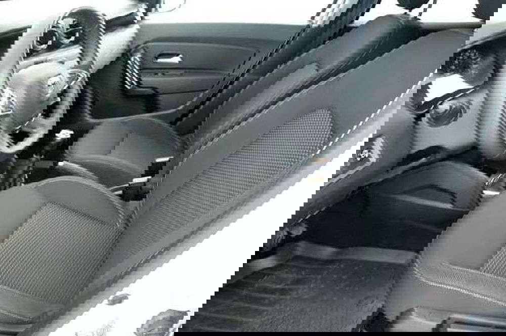 Dacia Duster usata a Mantova (18)