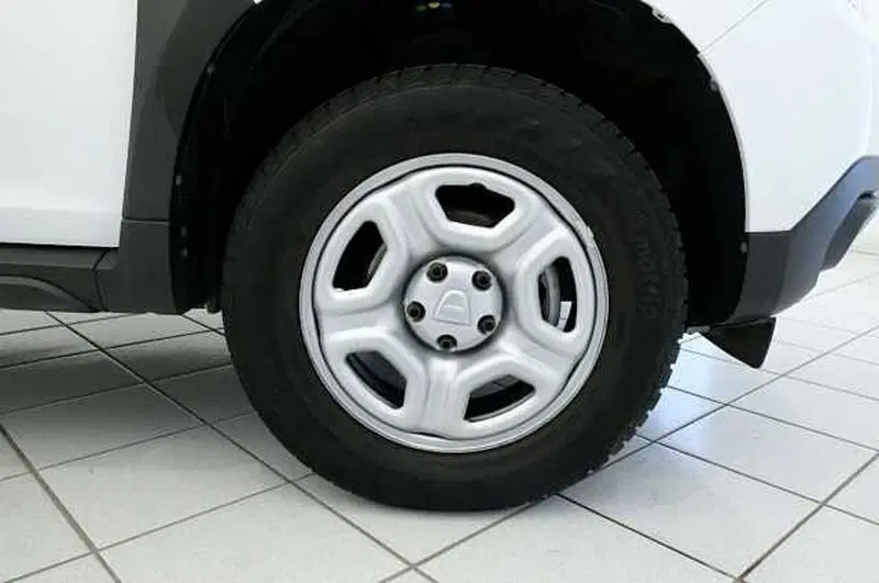 Dacia Duster usata a Mantova (9)
