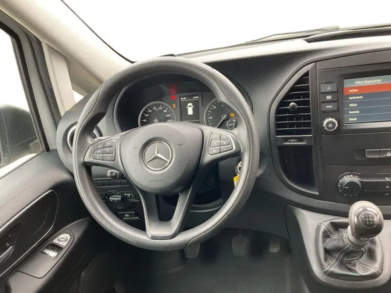 Mercedes-Benz Vito usata a Milano (10)