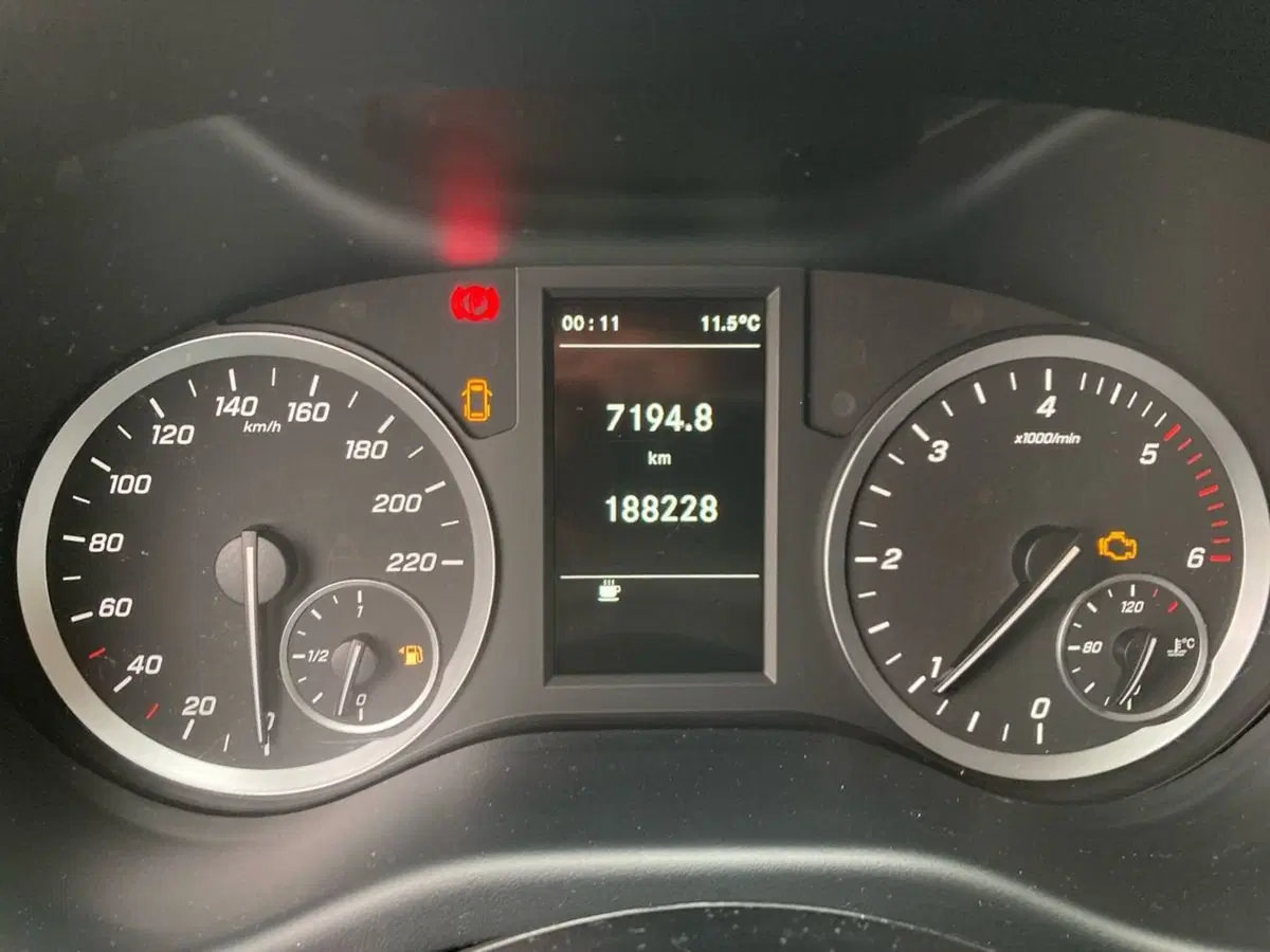 Mercedes-Benz Vito usata a Milano (12)