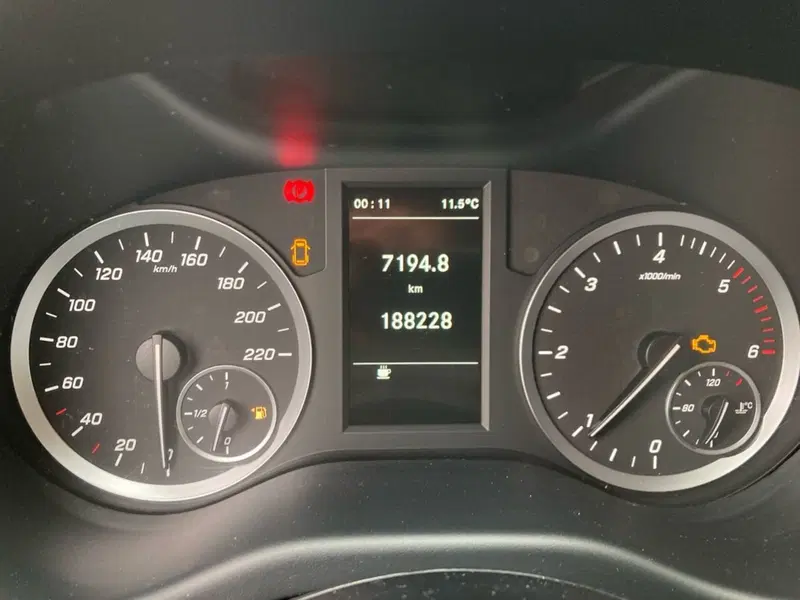 Mercedes-Benz Vito usata a Milano (12)