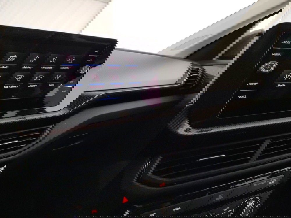 Volkswagen T-Cross usata a Massa-Carrara (12)