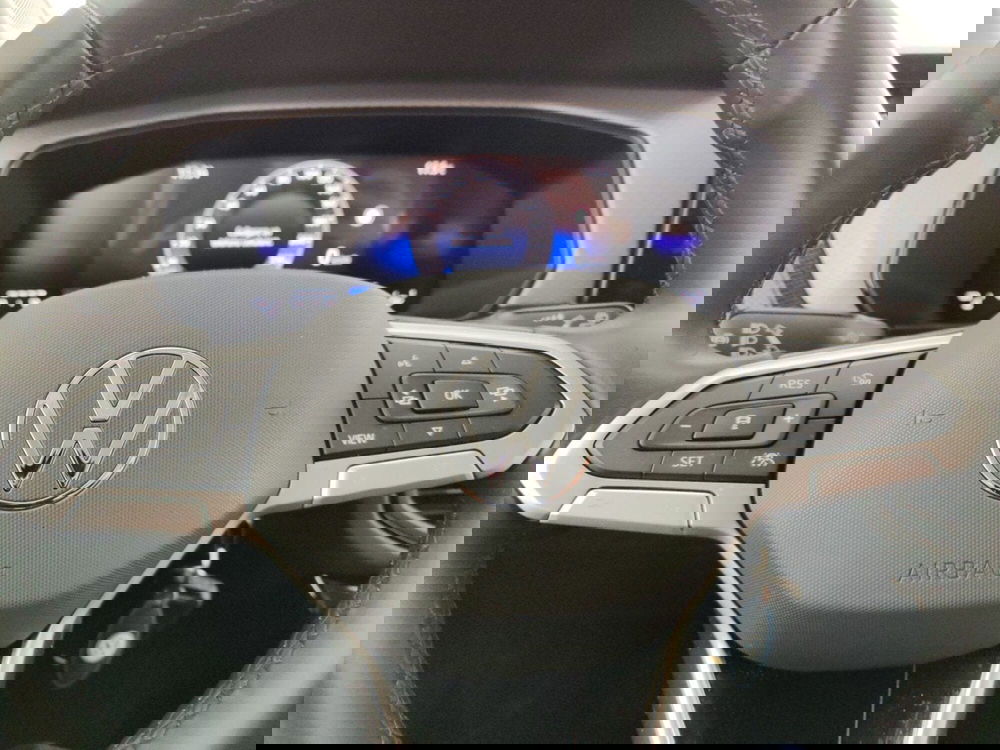 Volkswagen T-Cross usata a Massa-Carrara (13)