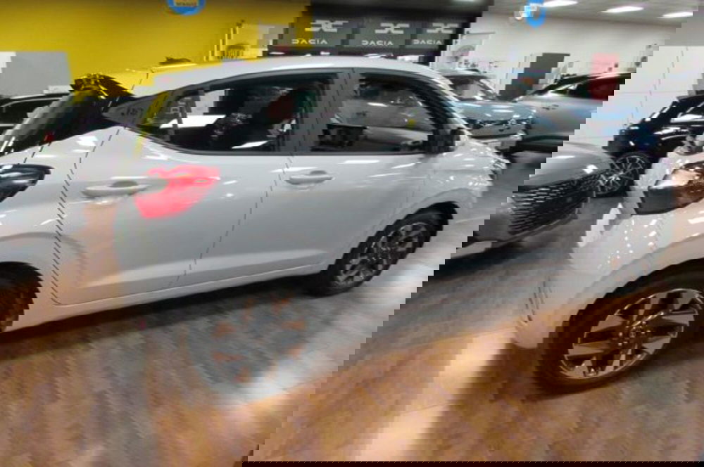 Hyundai i10 nuova a Milano (3)