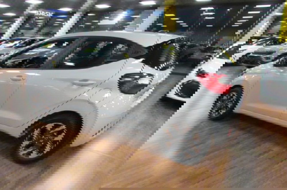 Hyundai i10 nuova a Milano (4)