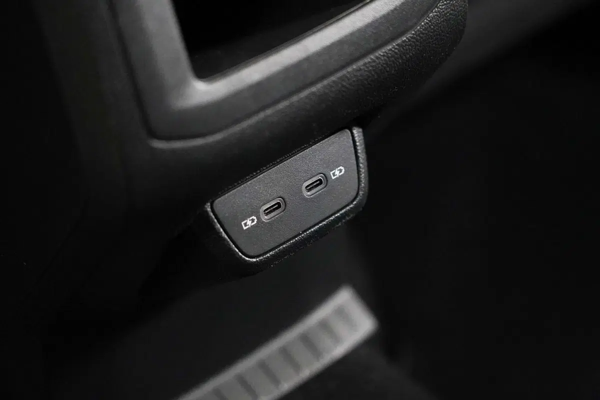Volkswagen T-Cross usata a Varese (17)