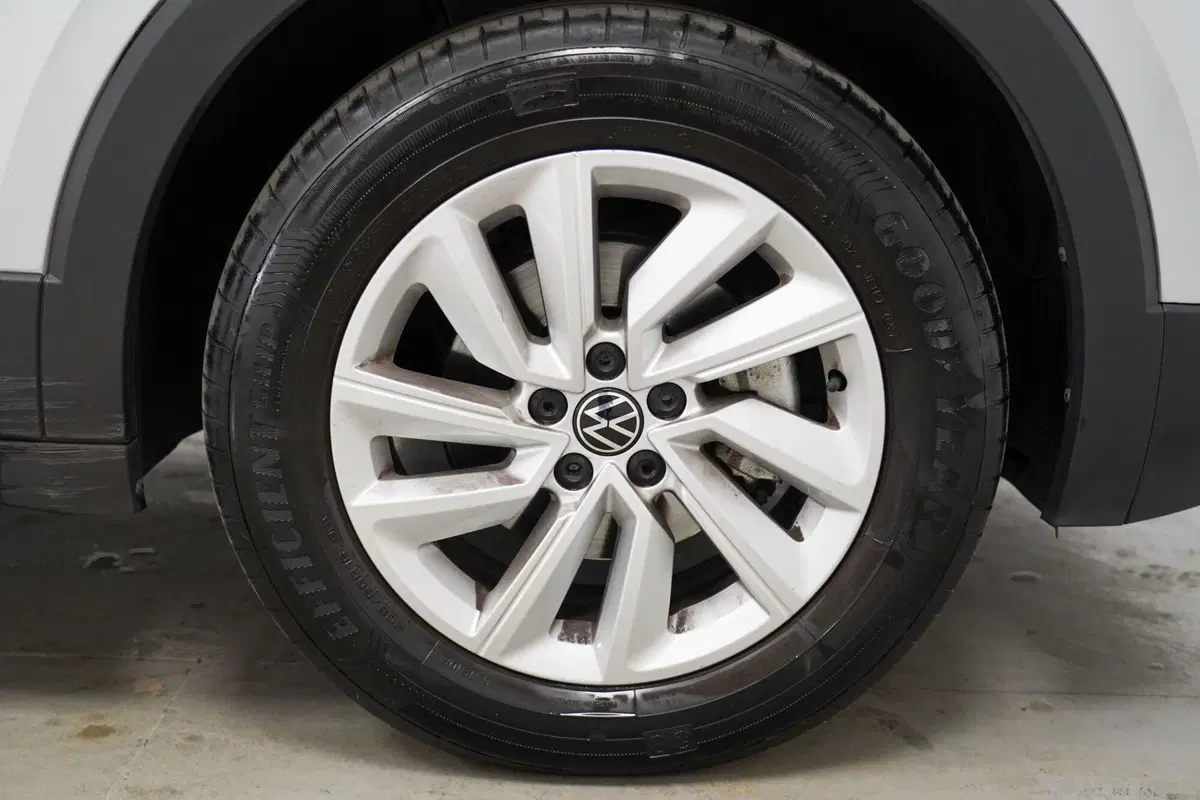 Volkswagen T-Cross usata a Varese (7)