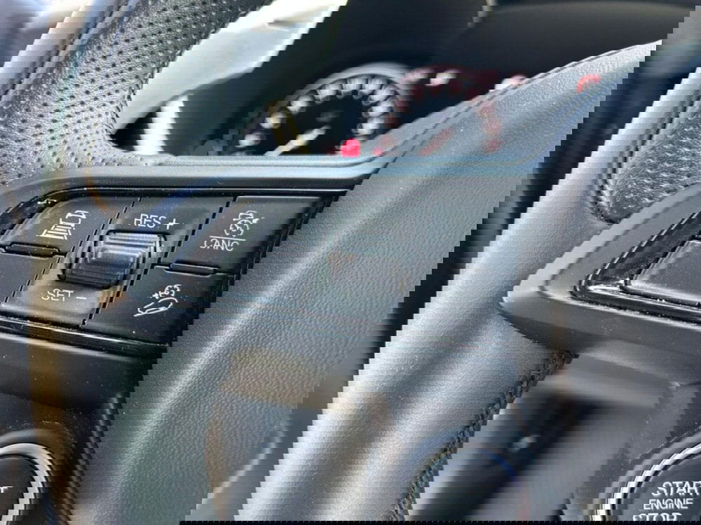 Alfa Romeo Stelvio usata a Salerno (19)